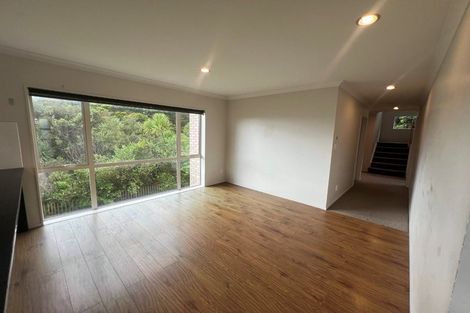 Photo of property in 32 Bur Oak Terrace, Schnapper Rock, Auckland, 0632