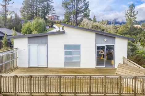 Photo of property in 50 Mount Marua Way, Timberlea, Upper Hutt, 5018