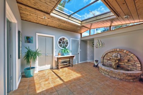 Photo of property in 256 Piha Road, Piha, New Lynn, 0772