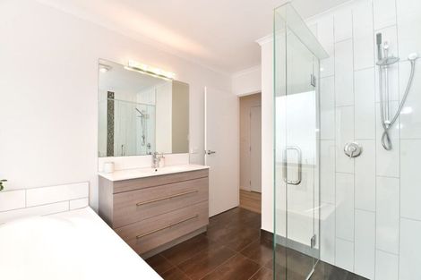 Photo of property in 27 The Circle, Manly, Whangaparaoa, 0930