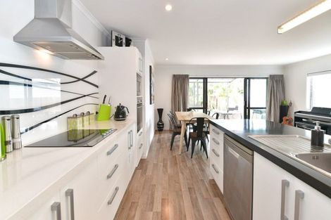 Photo of property in 27 The Circle, Manly, Whangaparaoa, 0930
