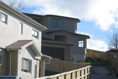 Photo of property in 63 Medallion Drive, Oteha, Auckland, 0632