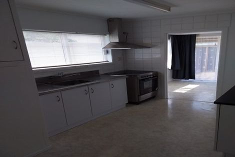 Photo of property in 2 Laureston Avenue, Papatoetoe, Auckland, 2025