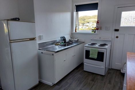 Photo of property in 70 Melbourne Road, Island Bay, Wellington, 6023