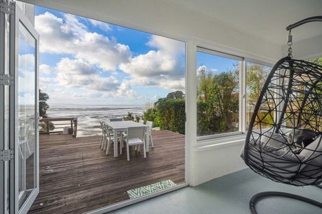 Photo of property in 15 Torkar Road, Clarks Beach, 2122