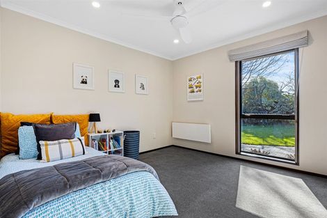 Photo of property in 6 Cherrywood Place, Redwood, Christchurch, 8051