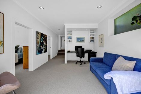 Photo of property in 290 Devon Street West, New Plymouth, 4310