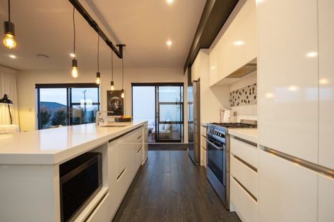 Photo of property in 14 Monaco Grove, Fitzherbert, Palmerston North, 4410