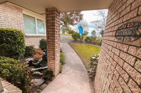 Photo of property in 133 Awaroa Road, Sunnyvale, Auckland, 0612