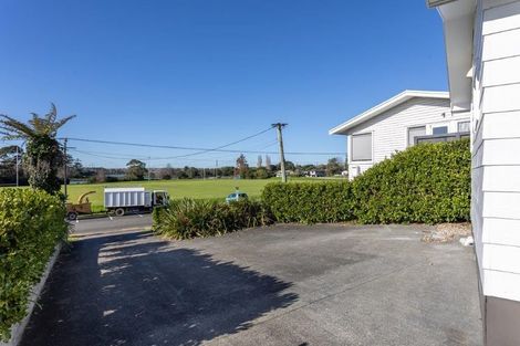 Photo of property in 126 Archibald Road, Kelston, Auckland, 0602