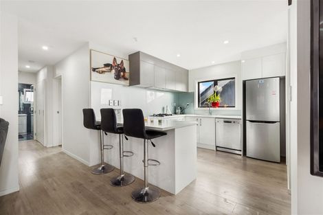 Photo of property in 8a Clearview Heights, Ranui, Auckland, 0612