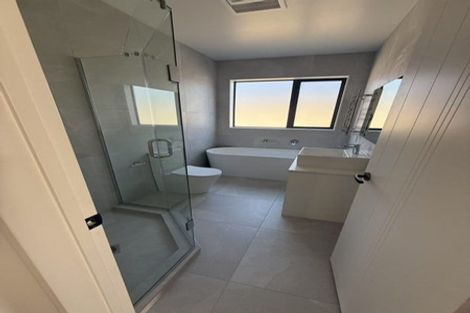 Photo of property in 5 Ritetai Street, Clarks Beach, 2122