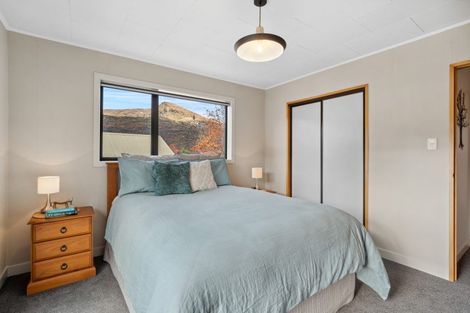 Photo of property in 32 Hood Crescent, Arrowtown, 9302