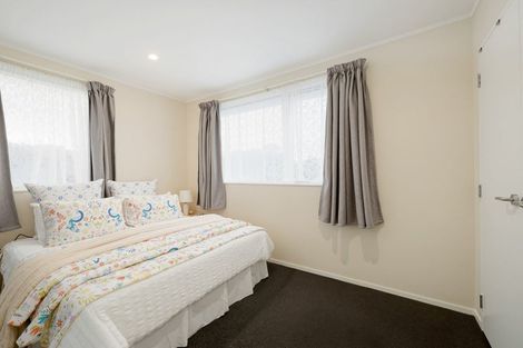 Photo of property in 11 Manatu Lane, Kelston, Auckland, 0602
