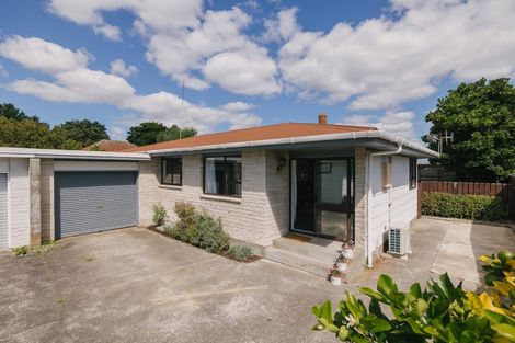 Photo of property in 59 Crewe Crescent, Hokowhitu, Palmerston North, 4410