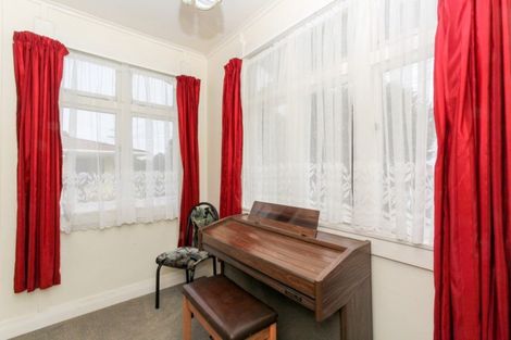 Photo of property in 6a Bayly Street, Waitara, 4320