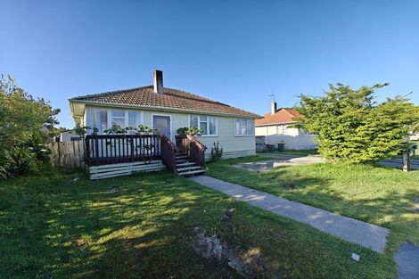 Photo of property in 12 Douglas Crescent, Fairfield, Hamilton, 3214