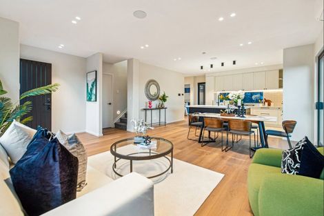 Photo of property in 22c Gulf Crest, Bucklands Beach, Auckland, 2012