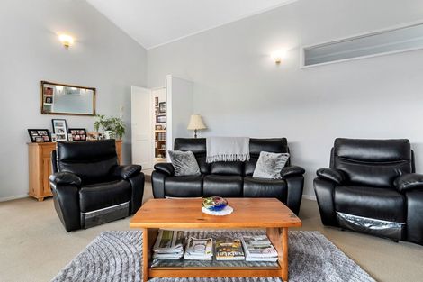 Photo of property in 17 Endeavour Avenue, Welcome Bay, Tauranga, 3112