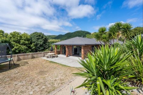 Photo of property in 7 Lambert Way, Paraparaumu, 5032