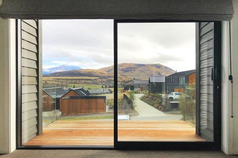 Photo of property in 8 Falconer Rise, Jacks Point, Queenstown, 9371