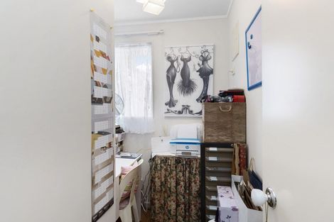 Photo of property in 25a Clairville Crescent, Wai O Taiki Bay, Auckland, 1072