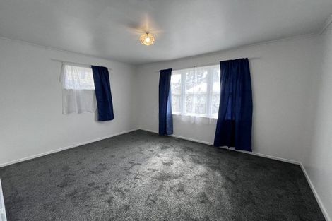 Photo of property in 79 Cobham Crescent, Kelston, Auckland, 0602