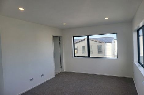 Photo of property in 2 Dotterel Place, Westgate, Auckland, 0614
