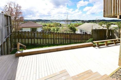 Photo of property in 1/21 Jumento Place, Unsworth Heights, Auckland, 0632