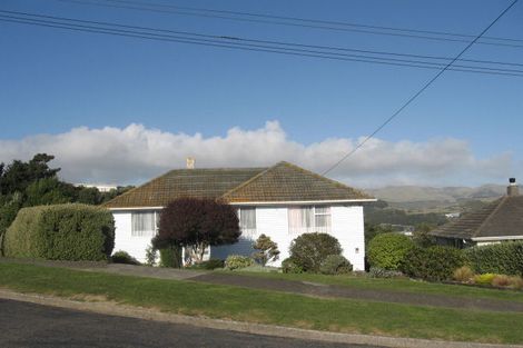 Photo of property in 42 Spur Grove, Titahi Bay, Porirua, 5022
