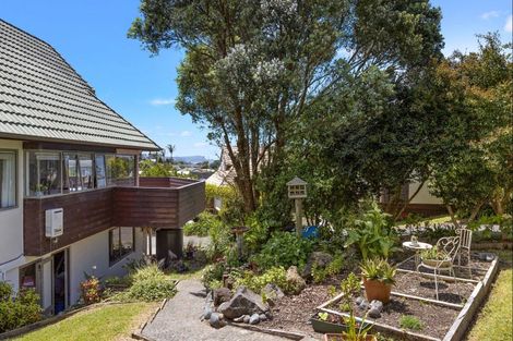 Photo of property in 4/96 William Bayes Place, Red Beach, 0932