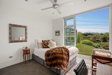 Photo of property in 14 Sunrise Bay Drive, Wanaka, 9305