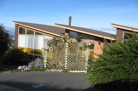 Photo of property in 4 Winston Place, Kew, Dunedin, 9012