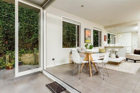 Photo of property in 6 Brighton Terrace, Murrays Bay, Auckland, 0630