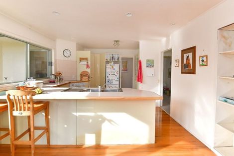 Photo of property in 68 Brixton Road, Manly, Whangaparaoa, 0930