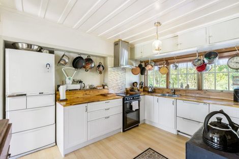 Photo of property in 98 Hanham Road, Kumeu, 0891