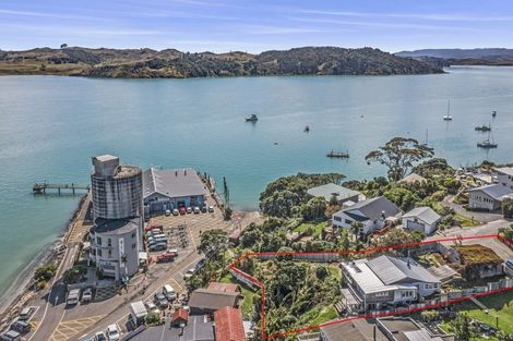 Photo of property in 77 Wallis Street, Raglan, 3225