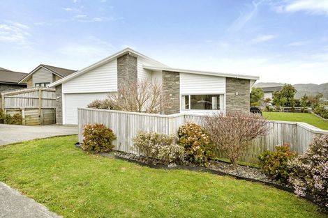 Photo of property in 15 Paparoa Crescent, Aotea, Porirua, 5024