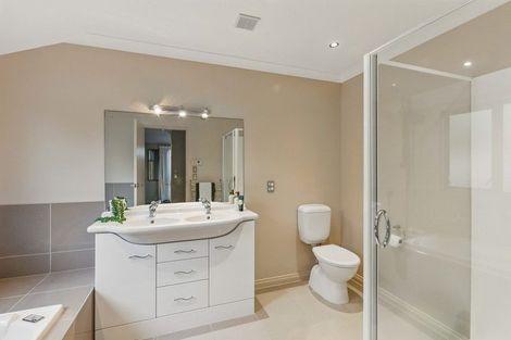 Photo of property in 5 Cadastral Court, Paraparaumu, 5032