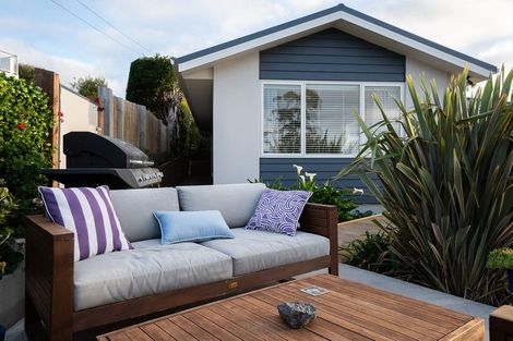 Photo of property in 4 The Rise, Mount Pleasant, Christchurch, 8081