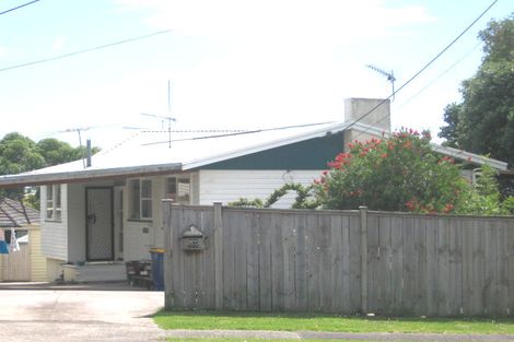 Photo of property in 2/27 Raleigh Road, Northcote, Auckland, 0627