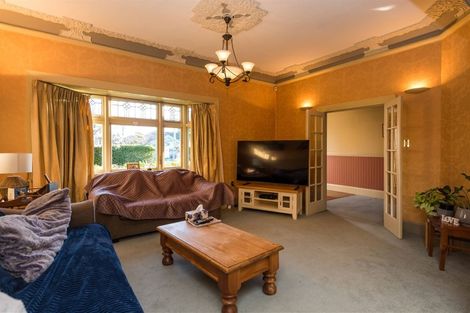 Photo of property in 17 Saint Andrews Square, Strowan, Christchurch, 8052