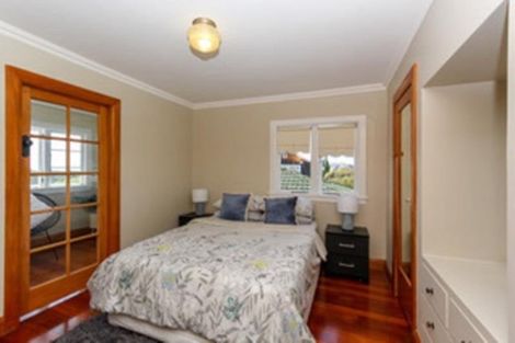 Photo of property in 28 Baring Terrace, Strandon, New Plymouth, 4312