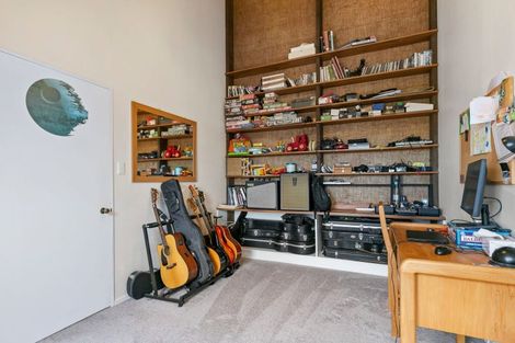 Photo of property in 6 Fitzpatrick Street, Newlands, Wellington, 6037