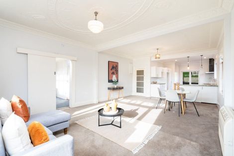 Photo of property in 84 Hazelhurst Pass, Caversham, Dunedin, 9012