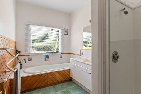 Photo of property in 42 Ferry Road, Waerengaahika, Gisborne, 4071