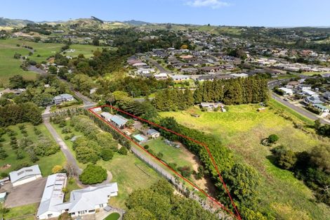 Photo of property in 415 Welcome Bay Road, Welcome Bay, Tauranga, 3175