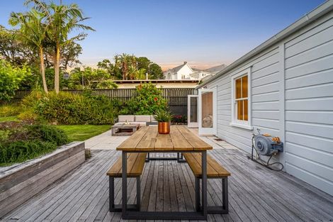 Photo of property in 46 Belle Vue Avenue, Northcote Point, Auckland, 0627