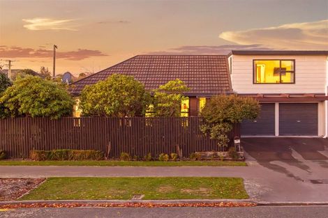 Photo of property in 1/124 Hamilton Avenue, Ilam, Christchurch, 8041