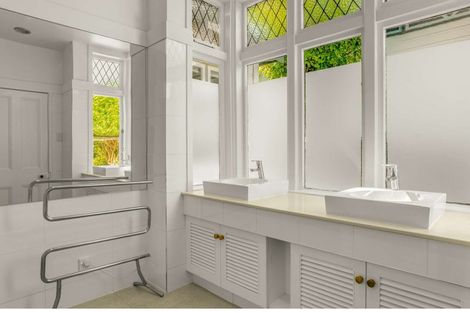 Photo of property in 35 Central Terrace, Kelburn, Wellington, 6012